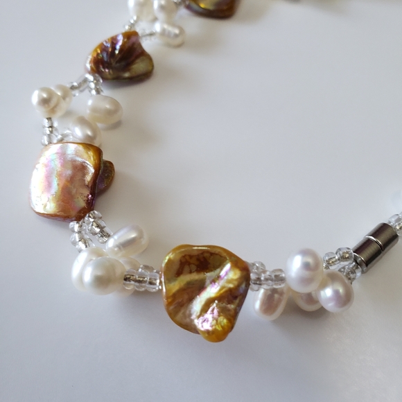 Fresh water pearl with Shell and seed bead Necklace with magnet clasp - Picture 5 of 7
